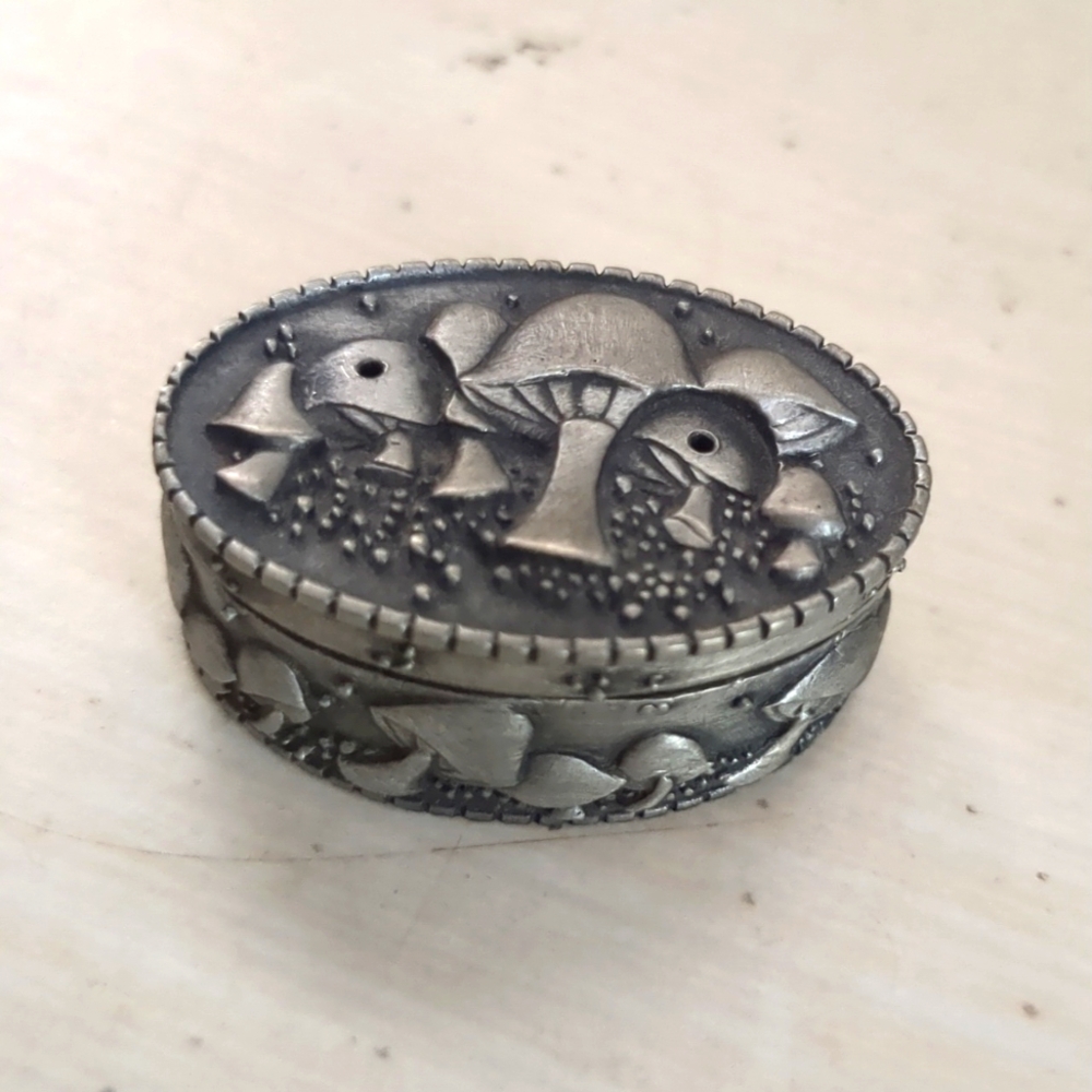 JJ Jonette Original Vintage Pewter Mushroom Jewelry Box Brooch  Missing Earrings